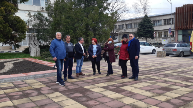 Кандидатът за народен представител на ГЕРБ-СДС Желез Железов посети община Дългопол